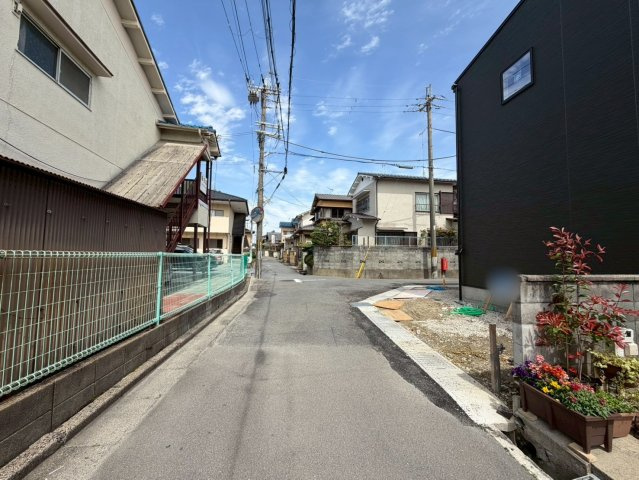 寺戸町向畑の前面道路含む現地写真