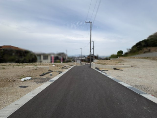 長岡京市金ヶ原上ノ谷1期2号地の前面道路含む現地写真|前道広々約6ｍ