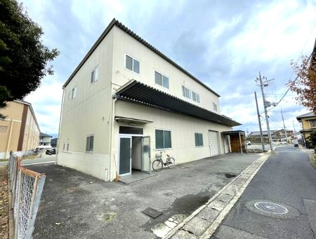 久世築山町工場の外観