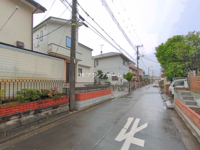 所沢市下富・全1棟　新築一戸建　～1部屋増やせる～の前面道路含む現地写真