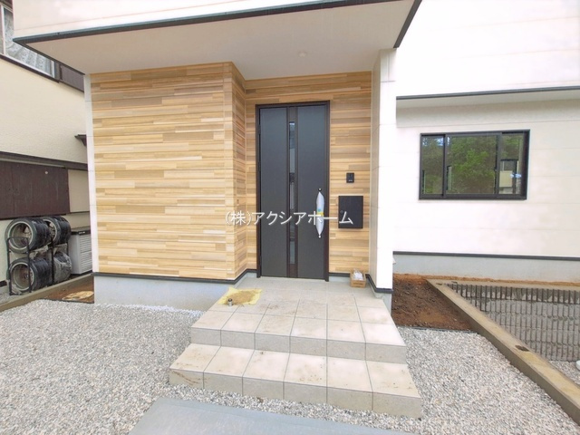 所沢市下富・全1棟　新築一戸建　～1部屋増やせる～の玄関