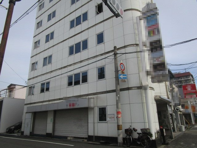 大阪市生野区林寺５丁目のビルの外観
