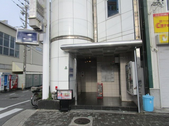 大阪市生野区林寺５丁目のビルの外観