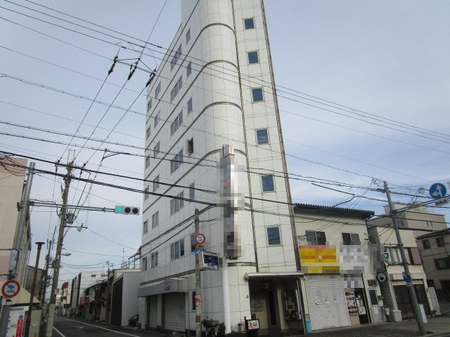 大阪市生野区林寺５丁目のビルの外観