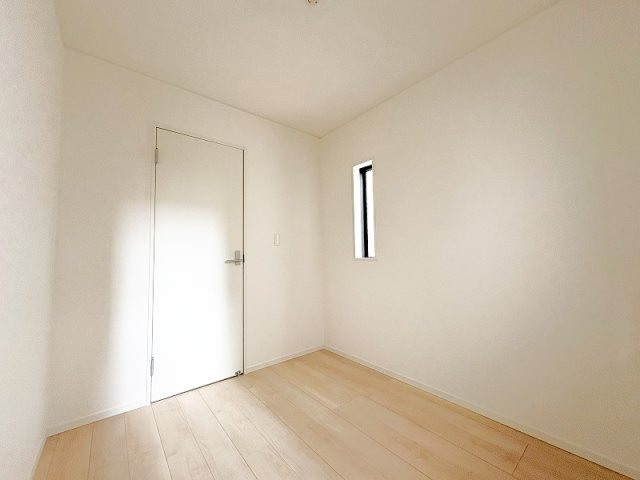 【収納】 | 西東京市谷戸町1丁目　新築一戸建住宅　全1棟　(保谷店) | 1階3.75帖/充実した収納スペースなので、お子様が大きくなって荷物が増えても安心ですね。