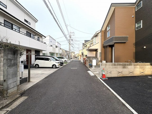 【前面道路含む現地写真】 | 西東京市谷戸町1丁目　新築一戸建住宅　全1棟　(保谷店) | 建物完成し実際に室内のご見学が可能です。お問い合わせの上、ぜひ現地をご確認ください。