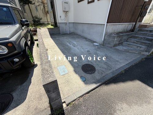 【仲介手数料０円】藤沢市鵠沼海岸5丁目　中古一戸建ての駐車場|藤沢市鵠沼海岸5丁目　中古一戸建て