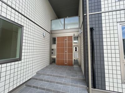 【エントランス】 | ぺリラ大森 | 清潔なエントランスです