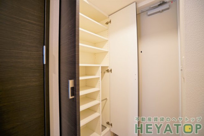 【玄関】 | エステムコート名古屋金山サウスゲート  | 玄関シューズボックス（同仕様写真）