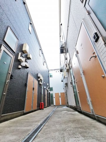 豊島区東池袋５丁目のアパートのエントランス