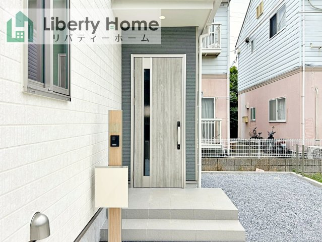 土浦市下高津3丁目　新築戸建　A号棟のエントランス
