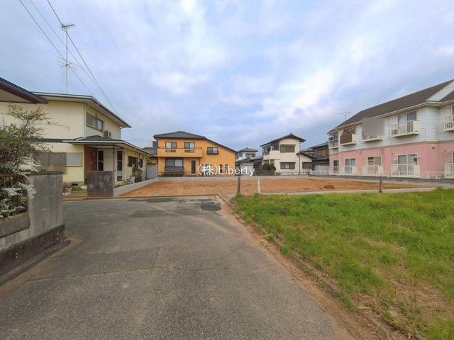 土浦市下高津3丁目　新築戸建　A号棟の前面道路含む現地写真