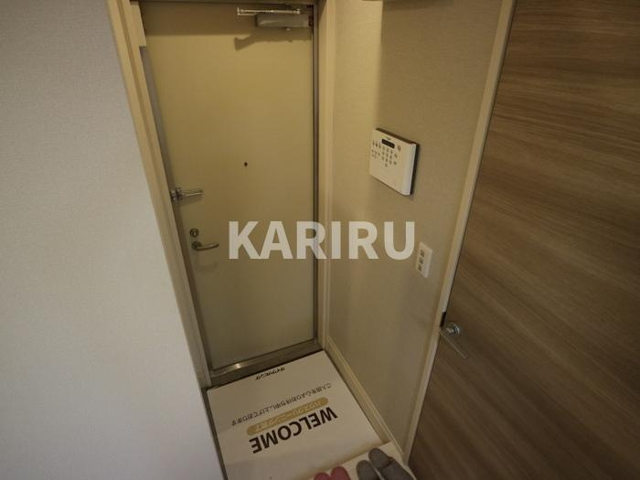 アヴェルラ京橋の玄関