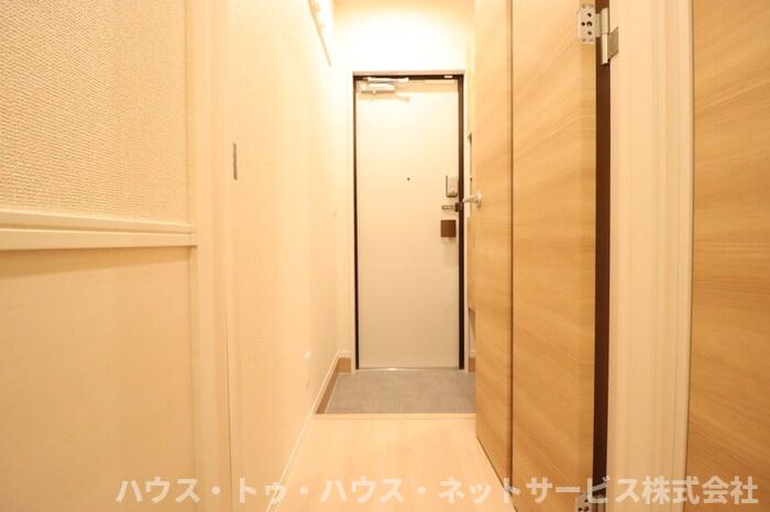 キャリコマルモの玄関