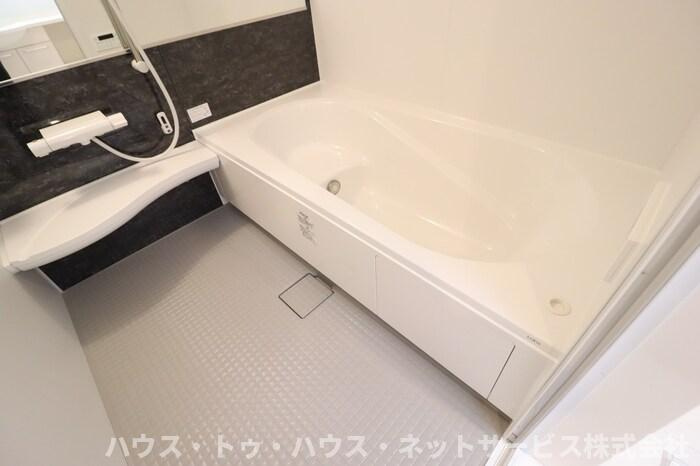 キャリコマルモの浴室