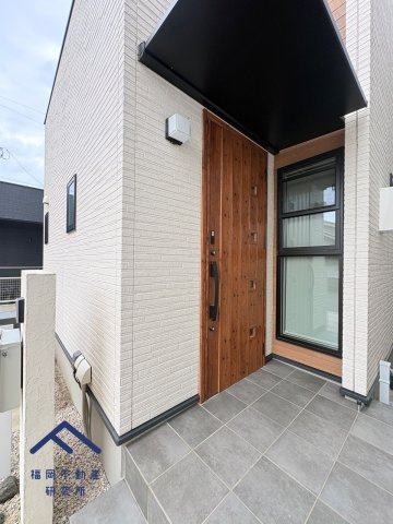 早良区飯倉８丁目　戸建ての玄関