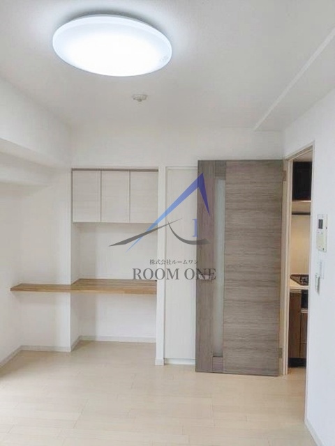 ＡＸＡＳ四谷３丁目の居間・リビング|洋室のお部屋です。