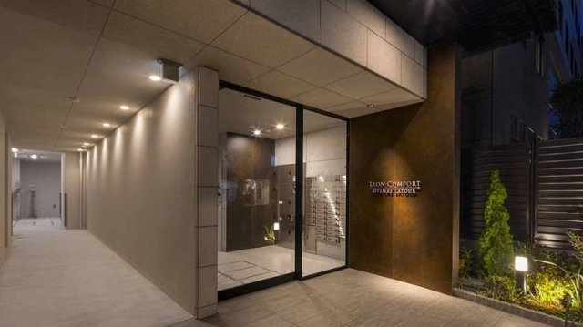 レオンコンフォート大手前ラトゥールのエントランス