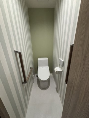 【トイレ】 | 中古テラス 松原市南新町1 | 清潔感のあるトイレです