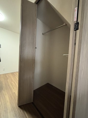 【収納】 | 中古テラス 松原市南新町1 | 収納のための階段下スペースです