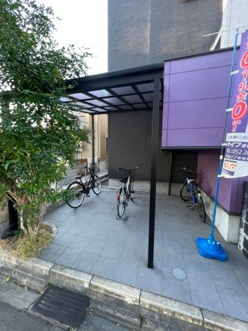 エリュート　名古屋市賃貸　仲介手数料無料の駐車場
