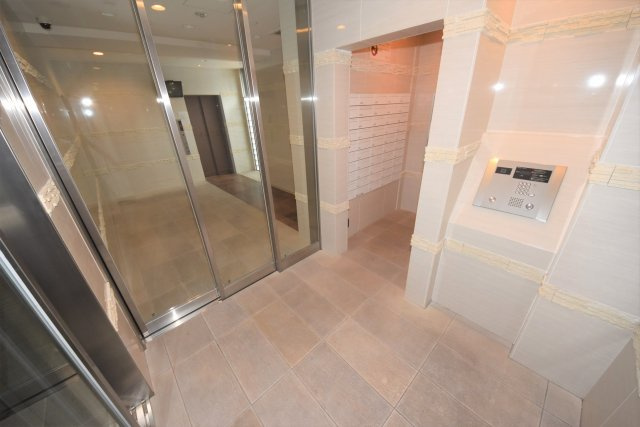 レオンコンフォート北浜のエントランス