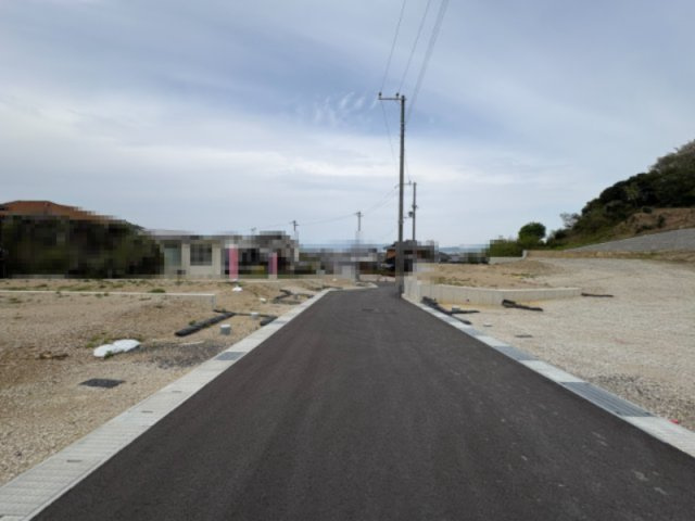 長岡京市金ヶ原上ノ谷1期3号地の前面道路含む現地写真|前道広々約6ｍ