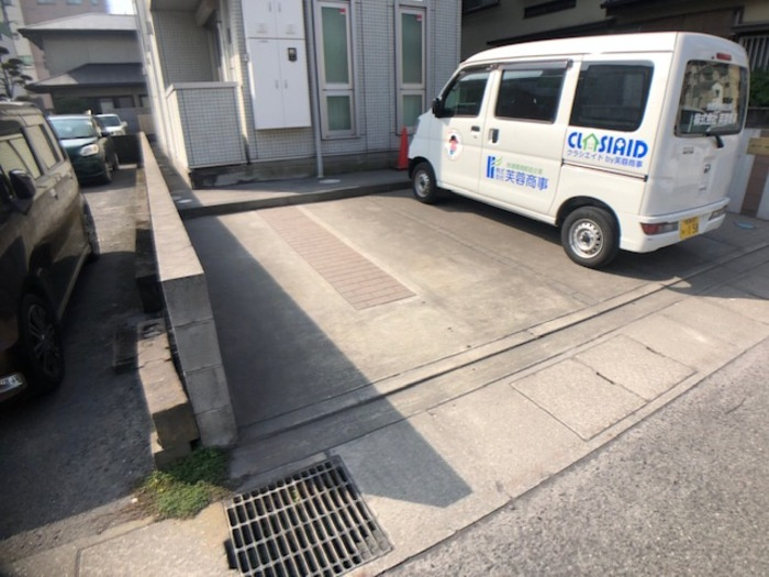 【駐車場】