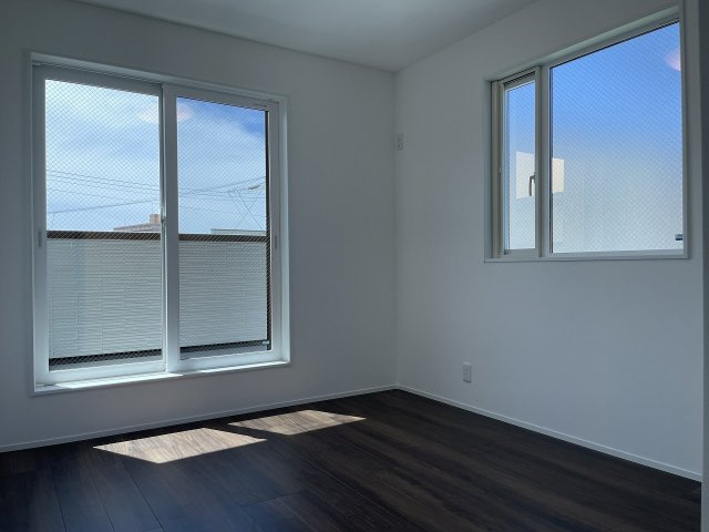 女鳥羽2丁目　新築建売住宅の洋室