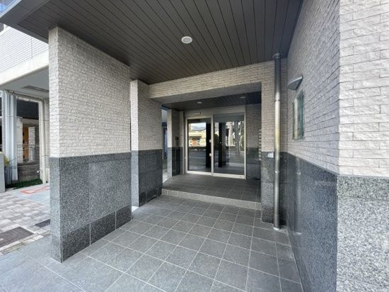 エスト荒子のエントランス|落ち着いたエントランスです