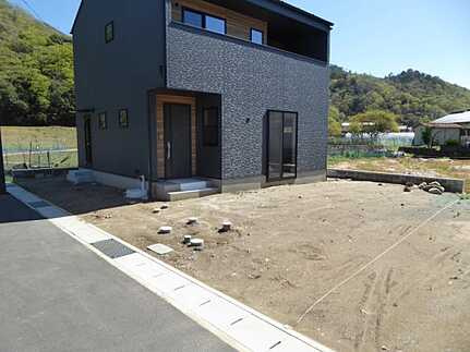 安佐北区深川7丁目の前面道路含む現地写真