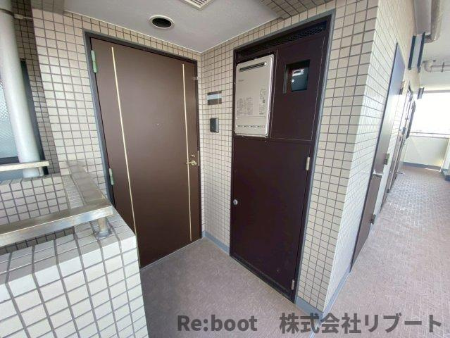 西船橋スクエアガーデンの玄関