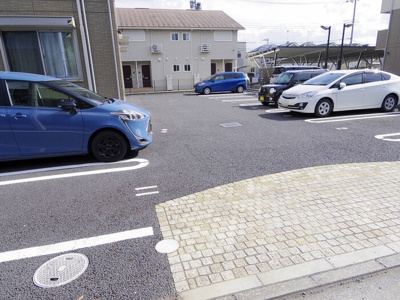 【駐車場】 | プリムローズ | 駐車場