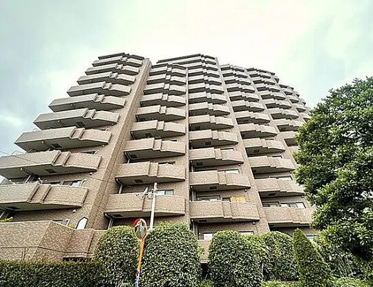 朝日クレスパリオ王子の外観