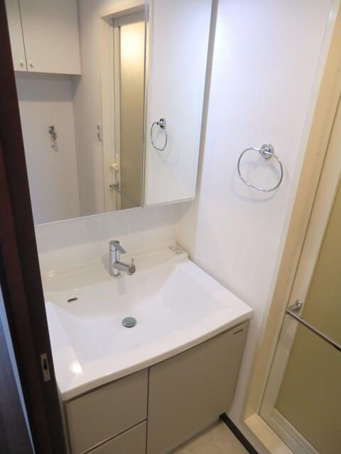 朝日クレスパリオ王子の独立洗面台