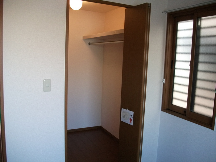 メゾン プティの収納|ウォークインクローゼット