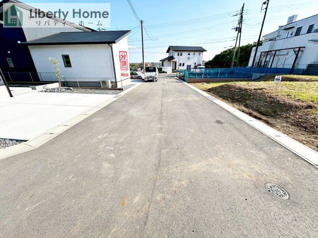 日立市東大沼町4丁目　1号棟　新築戸建の前面道路含む現地写真