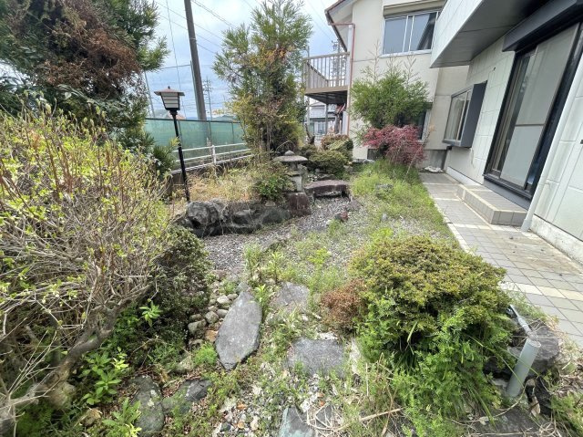 ６６８０５　安八町東結中古戸建ての庭
