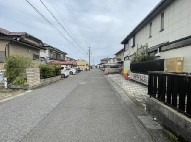 ６６８０５　安八町東結中古戸建ての前面道路含む現地写真