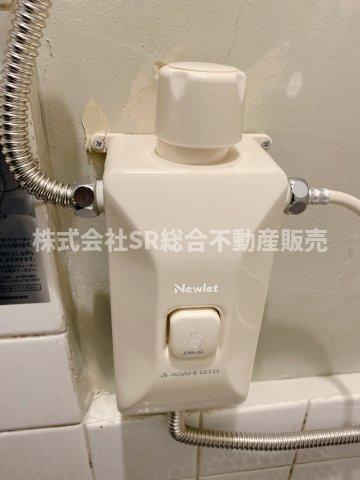 六万寺町1丁目中古テラスハウスの設備|使用後便器を洗い流せる仕様になっており簡易的な水洗トイレとしてお使いいただけます！