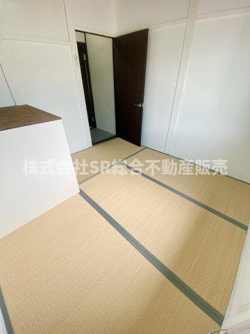 六万寺町1丁目中古テラスハウスの寝室|使い勝手のいい寝室です