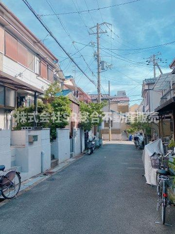 六万寺町1丁目中古テラスハウスの前面道路含む現地写真|前面道路含む現地写真です