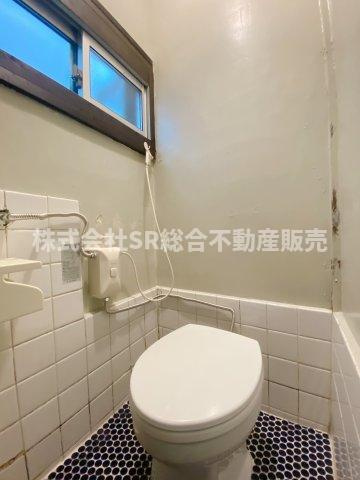 六万寺町1丁目中古テラスハウスのトイレ|トイレは現在、汲取り式です。