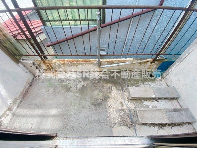 六万寺町1丁目中古テラスハウスのバルコニー|バルコニー広めで洗濯物が干しやすいです！