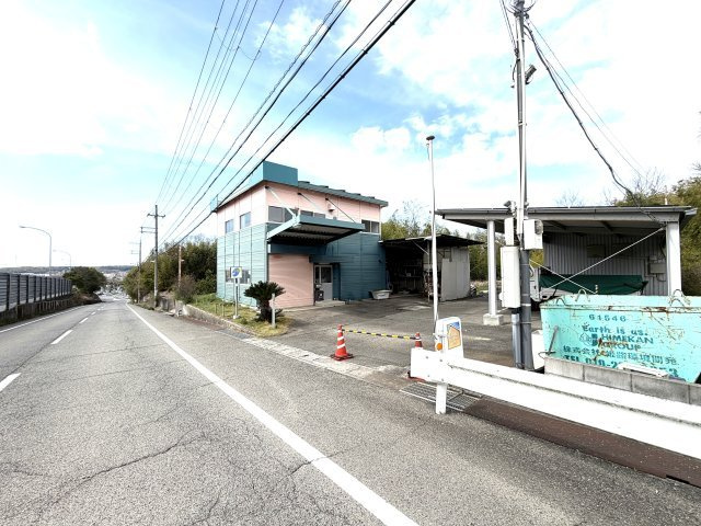 事務所兼倉庫　神戸市西区玉津町水谷262の前面道路含む現地写真|前面道路含む現地写真です