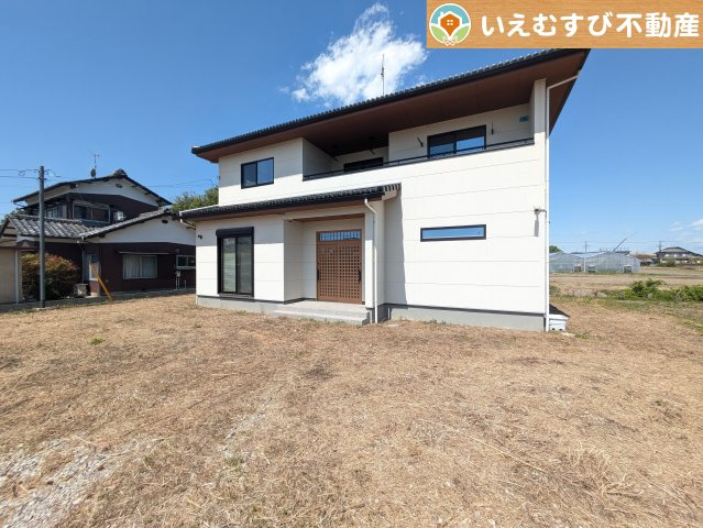 熊谷市上之　中古戸建の庭|元気なお子様のお外遊びも、自宅のお庭なら安心！
お庭が広いとお子様と遊んだりBBQをしたりと楽しみも増えそう♪