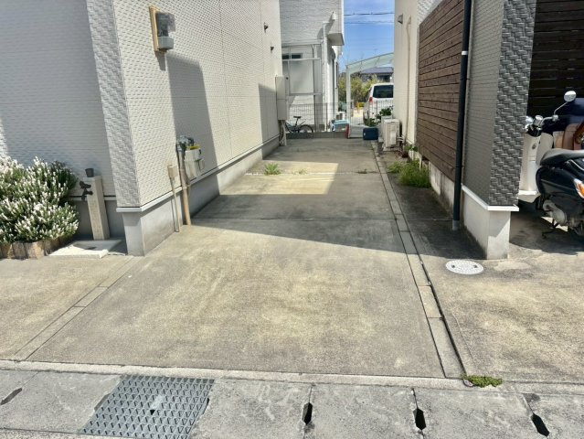 ワイドヒルズ東山の駐車場