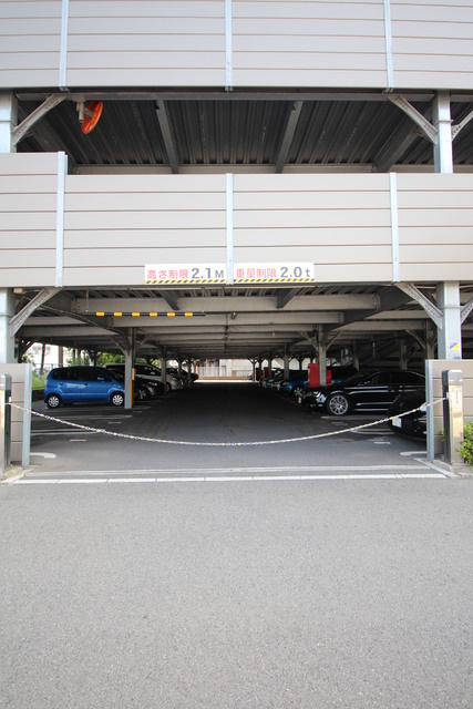 グランエスパシオ浅野の駐車場