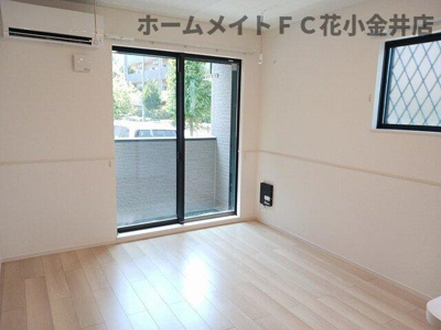 【洋室】 | カリーノⅧ | ゆったりとした居間です