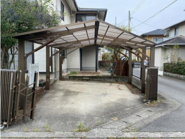 岩出市中島の駐車場